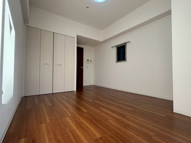 アーバンフラッツ難波東の洋室