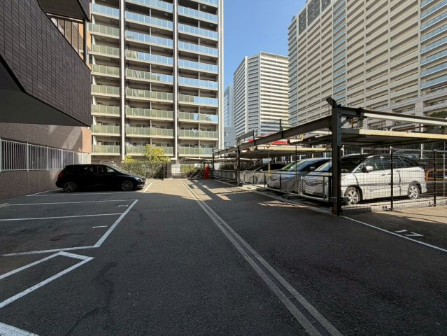 KDXレジデンス難波の駐車場