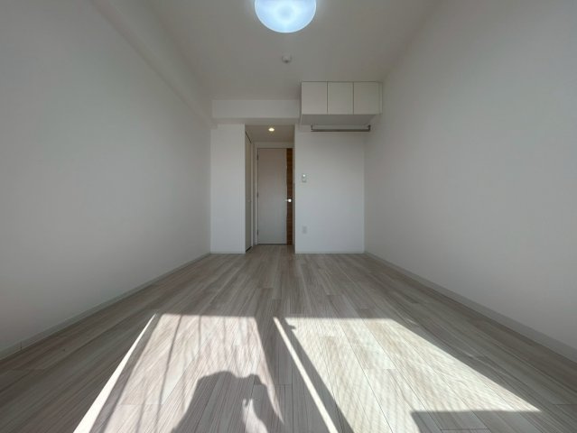 セレニテ日本橋プリエの洋室