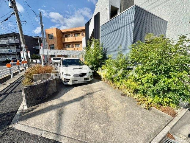 名古屋市中村区千原町のアパートの駐車場