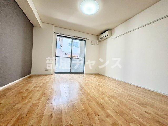 名古屋市中村区千原町のアパートの居間・リビング