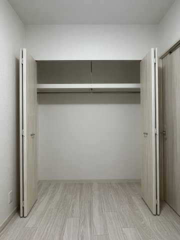 ORSUS新大阪の収納|ORSUS新大阪　クローゼット