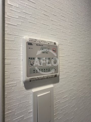 コンフォリアリヴ新大阪ウエストの洗面所|コンフォリア・リヴ新大阪WEST　浴室乾燥機