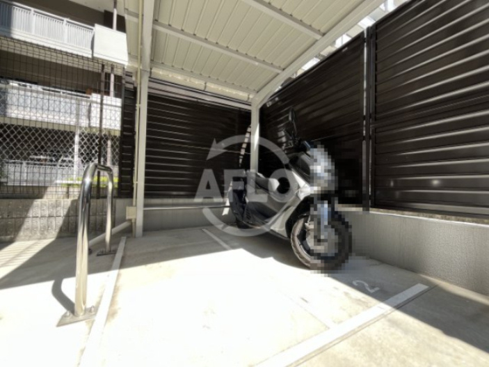 コンフォリアリヴ新大阪ウエストのその他|コンフォリア・リヴ新大阪WEST　バイク置き場