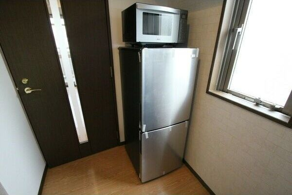 アスール江坂の洋室