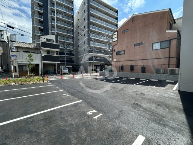プレリスNEO大阪十三エルヴィオンの駐車場|駐車場