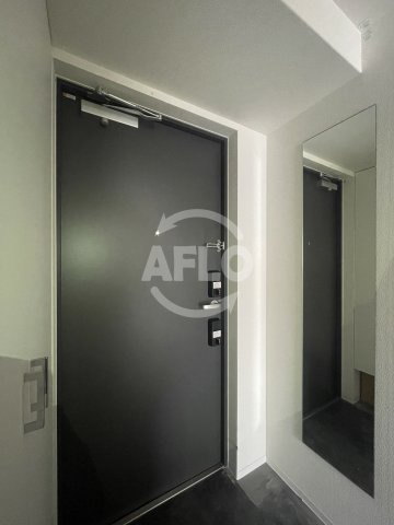 プレリスNEO大阪十三エルヴィオンの玄関|玄関