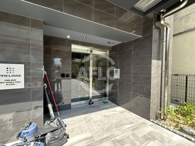 プレリスNEO大阪十三エルヴィオンのエントランス|エントランス
