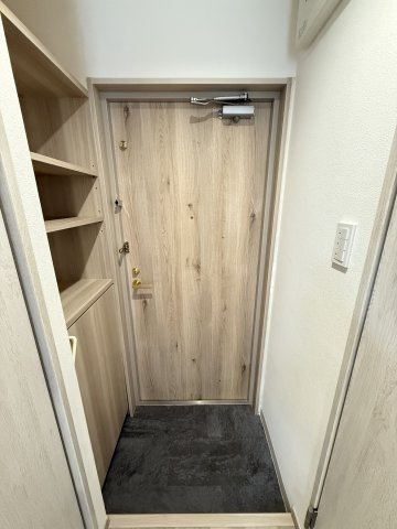 大阪市中央区島之内１丁目の賃貸マンションの玄関