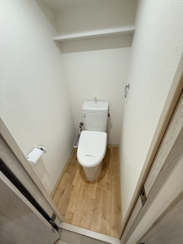 大阪市中央区島之内１丁目の賃貸マンションのトイレ