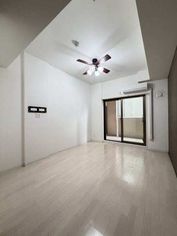 Luxe難波南の居間・リビング