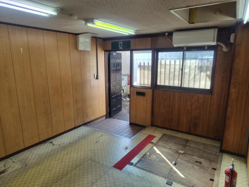 北野町 山麓ハイツ1F 店舗/事務所の玄関