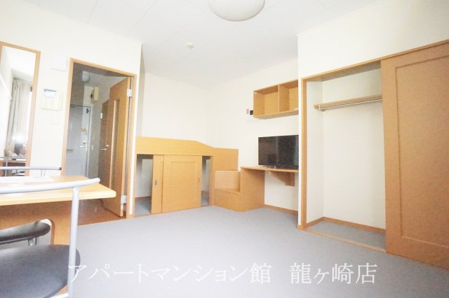レオパレスティンカーベルの洋室