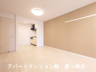 【寝室】 | Pure House | ※写真は102号室使用(反転)