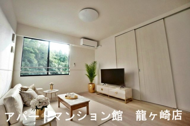 レジデンシアBの居間・リビング|CGで家具等を配置したものです。実際に家具等は含まれません