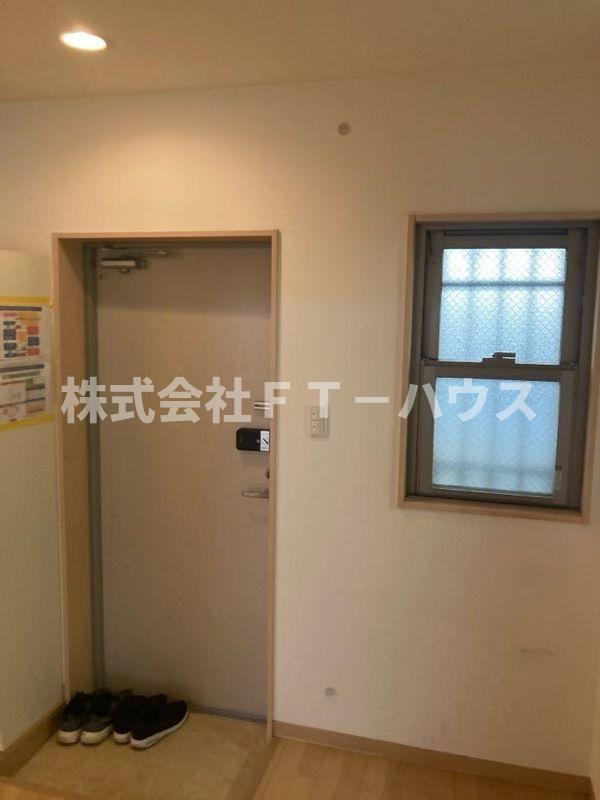 ビータスビル参番館の玄関
