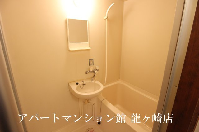 エルディム西Ａの浴室|キレイな照明付お風呂♪