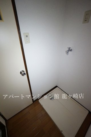 エルディムセブンのその他|室内洗濯置場