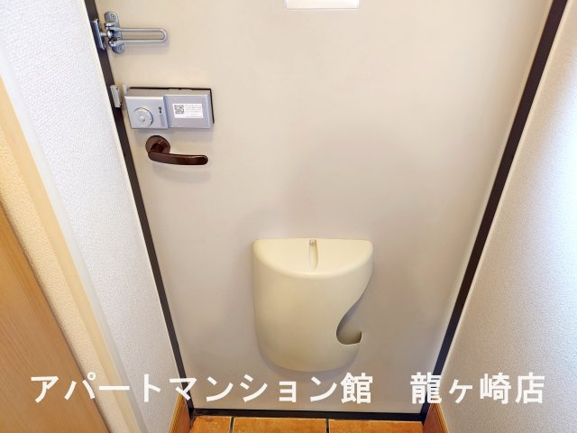 グリシーヌ・パレⅡＡ棟の玄関