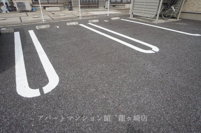 クレア・ポルトCの駐車場