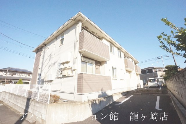 サクラの外観