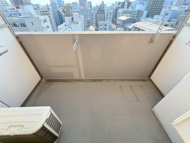アドバンス新大阪Ⅴのバルコニー