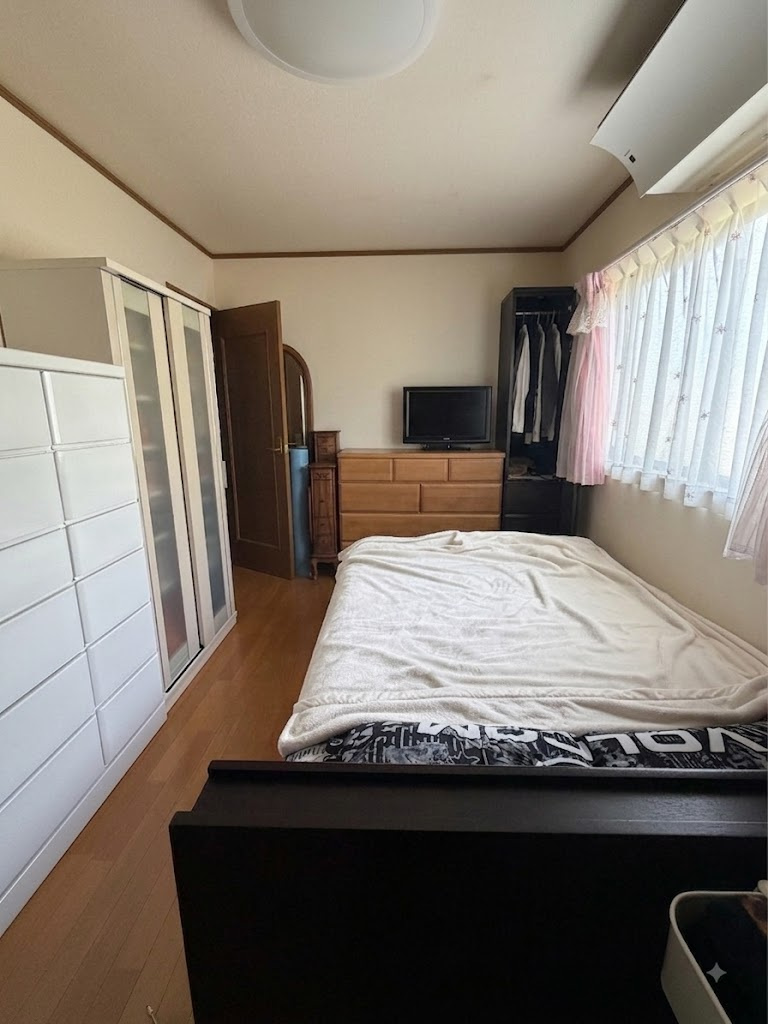【安心の鉄筋カーポート2台分】最新トイレ＆エアコン完備！小城市小城町　3LDKの平屋住宅の寝室