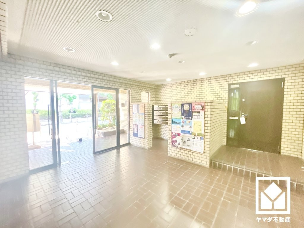 コープ野村尼崎壱号棟のロビー