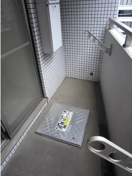 千代田区岩本町３丁目の賃貸マンションのバルコニー