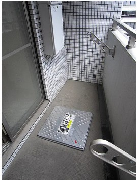 千代田区岩本町３丁目の賃貸マンションのバルコニー