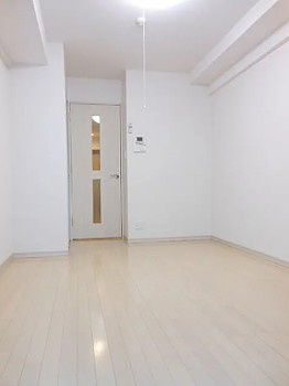 千代田区岩本町３丁目の賃貸マンションの居間・リビング