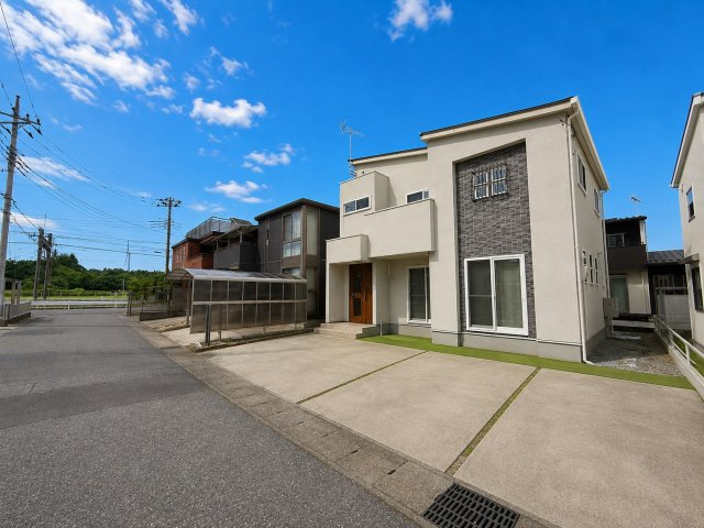 「設備で選びたくなる家」最上級水廻り×黒が映える上質空間×駐車並列3台の築浅邸宅　栃木市都賀町