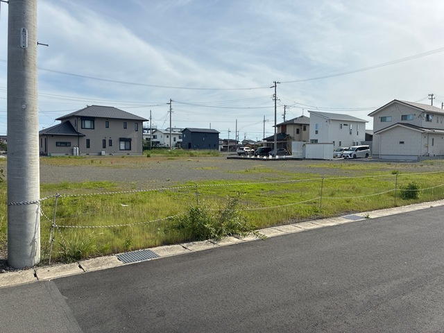 【外観】 | 焼津市石津 3期 新築建売 1号棟 | 現在建築中の外観画像です。ご内覧は同じメーカーの完成物件へご案内いたしますので、いつでもご相談ください！