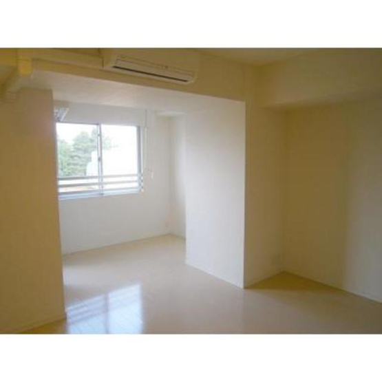 【居間・リビング】 | レガーロ西早稲田 | ※写真は同タイプ住戸です。