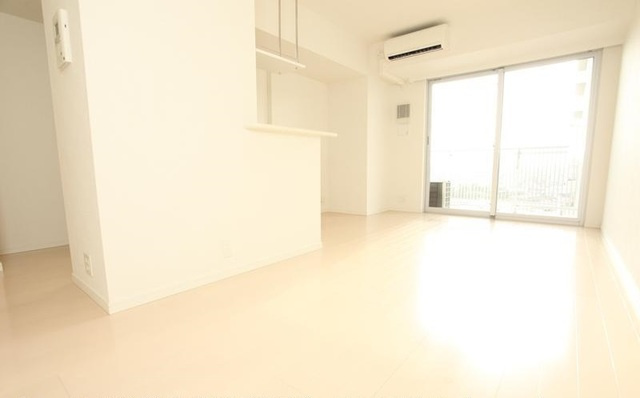 【居間・リビング】 | レガーロ西早稲田 | ※写真は同タイプ住戸です。