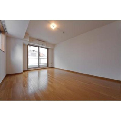【居間・リビング】 | ブレコンプラザ銀座 | ※写真は同タイプ住戸です。
