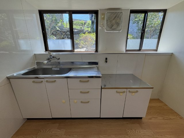 横尾町2408-2・2408-3平屋のキッチン