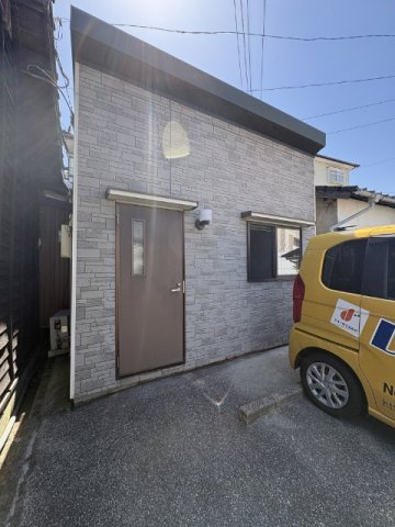 横尾町2408-2・2408-3平屋のエントランス