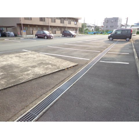 プラザラフォーレ　Ⅰの駐車場