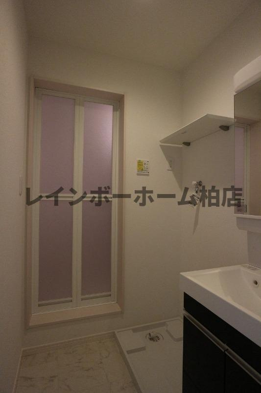 特典：仲介手数料が無料です!!の洗面所|広い洗面スペース