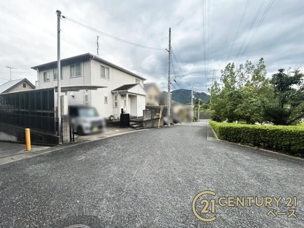 香芝市旭ケ丘５丁目　一戸建の前面道路含む現地写真|■現地撮影写真■落ち着いた雰囲気の住宅地です！