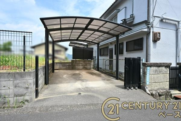生駒郡三郷町勢野西５丁目の中古一戸建の駐車場|■現地撮影写真■広々カーポート１台分！