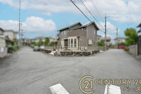 大和郡山市満願寺町の中古一戸建の前面道路含む現地写真|■現地撮影写真■前面道路：約６ｍと広々開放的・落ち着いた雰囲気の閑静な住宅地です！
