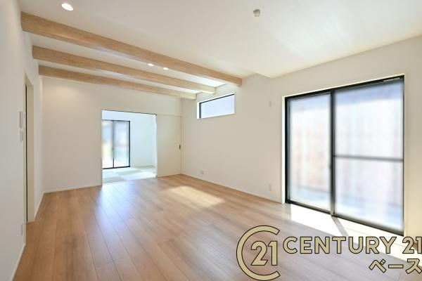 北葛城郡広陵町萱野 ／新築一戸建の内観：施工例|■家族とのコミュニケーションがとりやすい人気のカウンターキッチン！■
