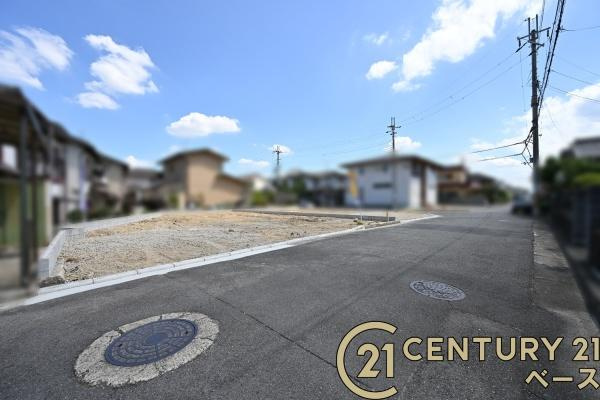 香芝市磯壁６丁目の売地の前面道路含む現地写真|■現地撮影写真■前面道路は約６ｍと広々！