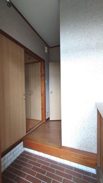 中沢町テラスハウスの玄関