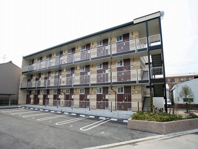 レオパレス城屋敷１１０の外観