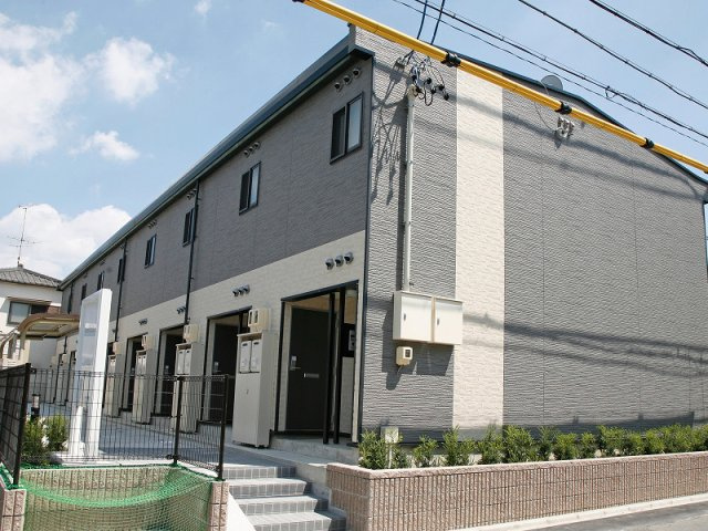 レオパレス中江の外観