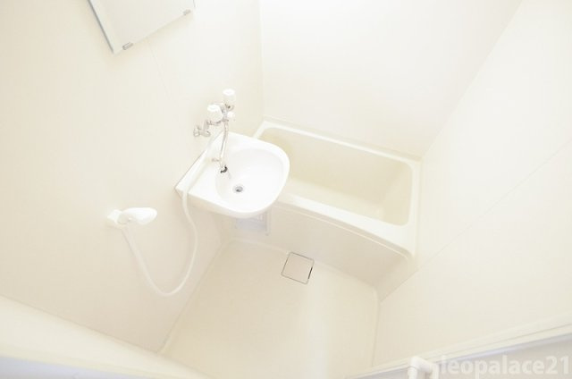 レオパレス鴻の浴室|備品や設備仕様は号室等により異なります現地をご確認ください。