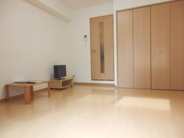 レオパレス香行苑１号の居間・リビング